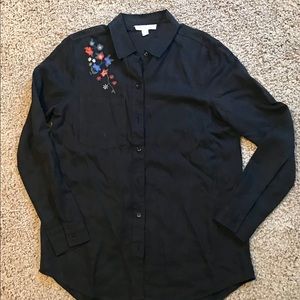 Soft long-sleeve button down top w/flower detail